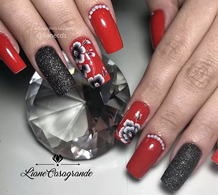 Unhas decoradas vermelhas Nail arts para todas as ocasiões