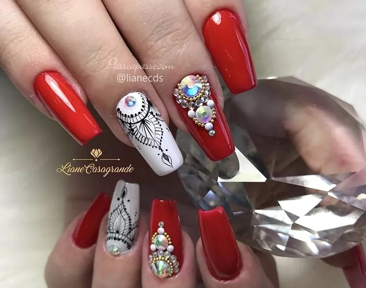 Unhas decoradas vermelhas Nail arts para todas as ocasiões