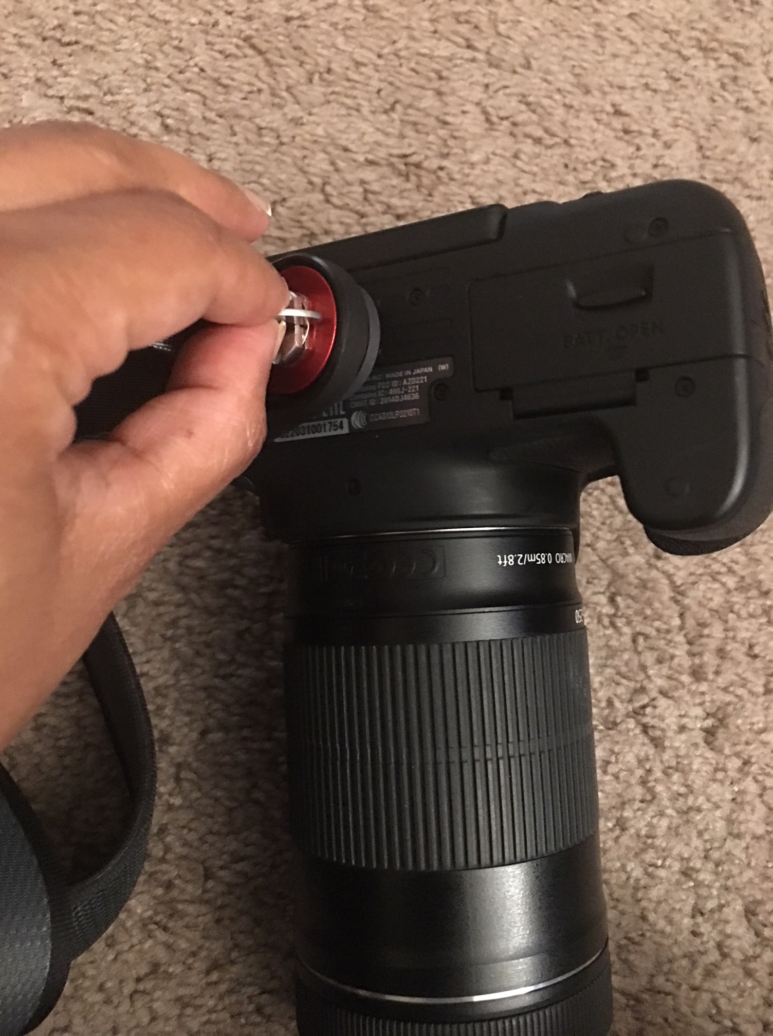 How to Carry Your DSLR While Hiking, Trekking, and Traveling For Women