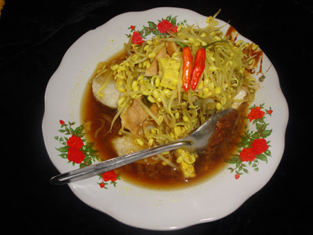 Lontong Balap Bumbu Kuning | Mutiara Kecil Pasuruan
