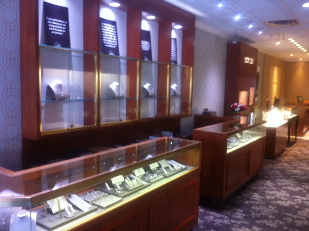 Manfredi Jewelers of Greenwich Opens Store in Downtown New Canaan New