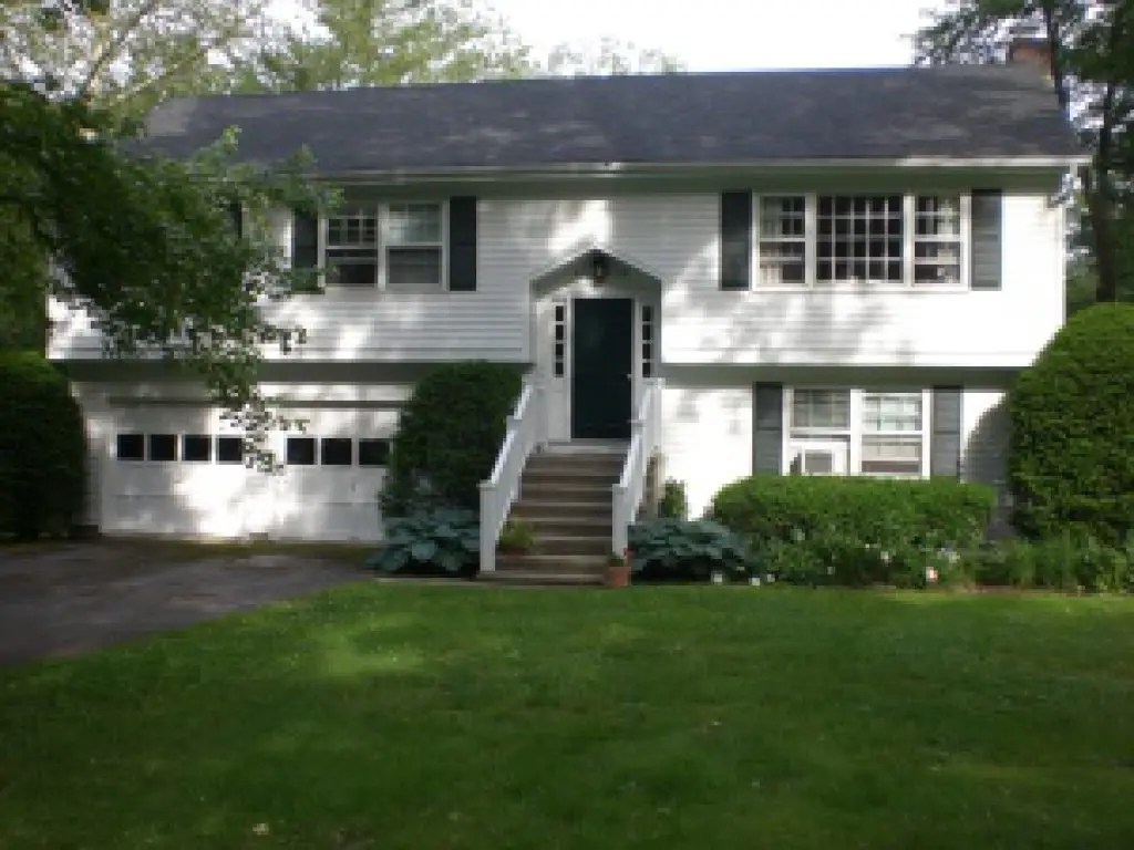 New Canaan Real Estate MARKET STATS & TRADITIONAL RULES RETURN New