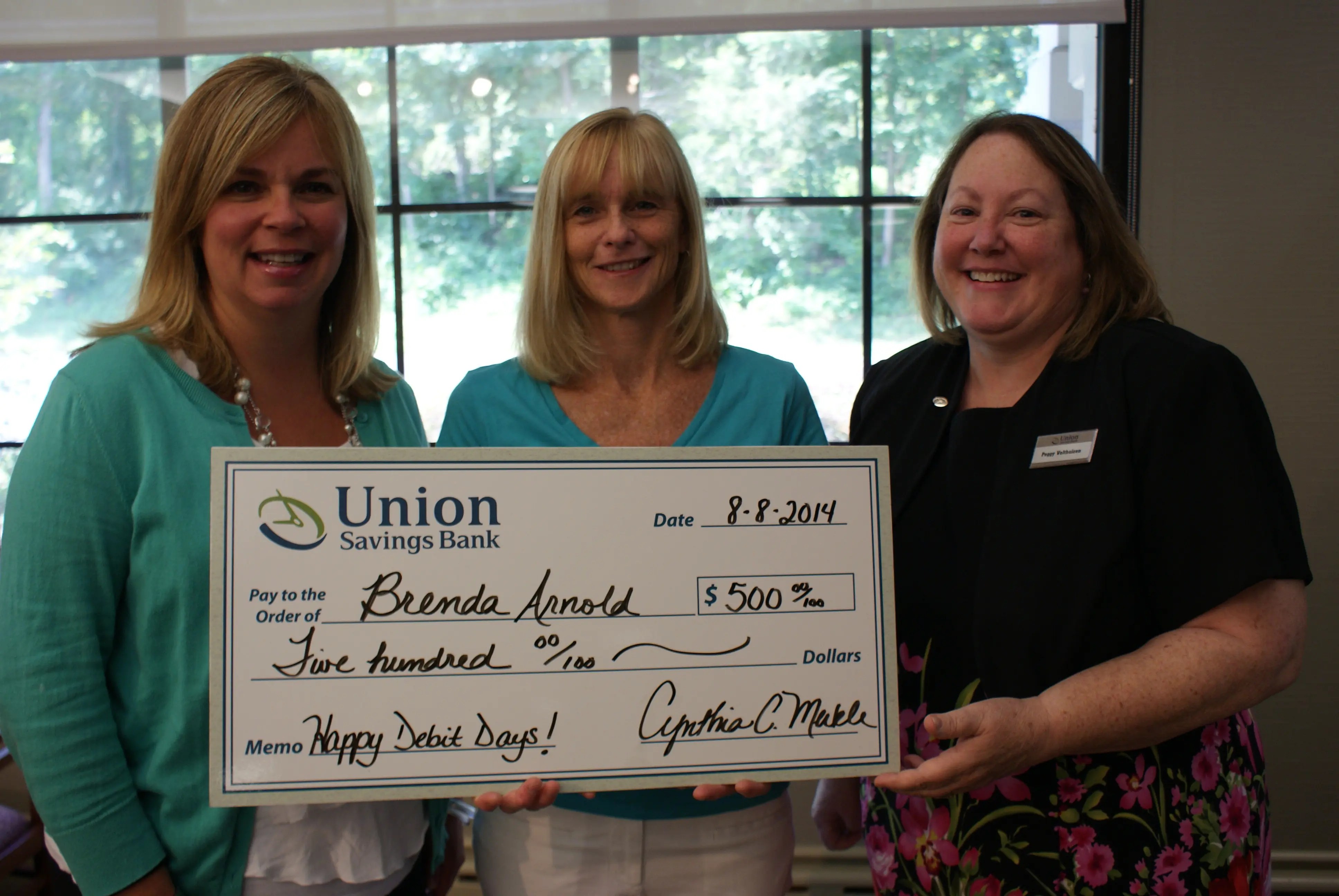Union Savings Bank Awards 500 to Brenda Arnold of Newtown in "Happy
