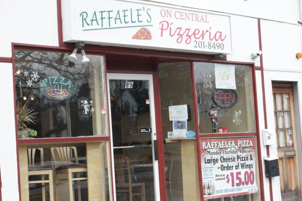 Pearl River Resident Back In Pizza Industry After 20Year Break Pearl