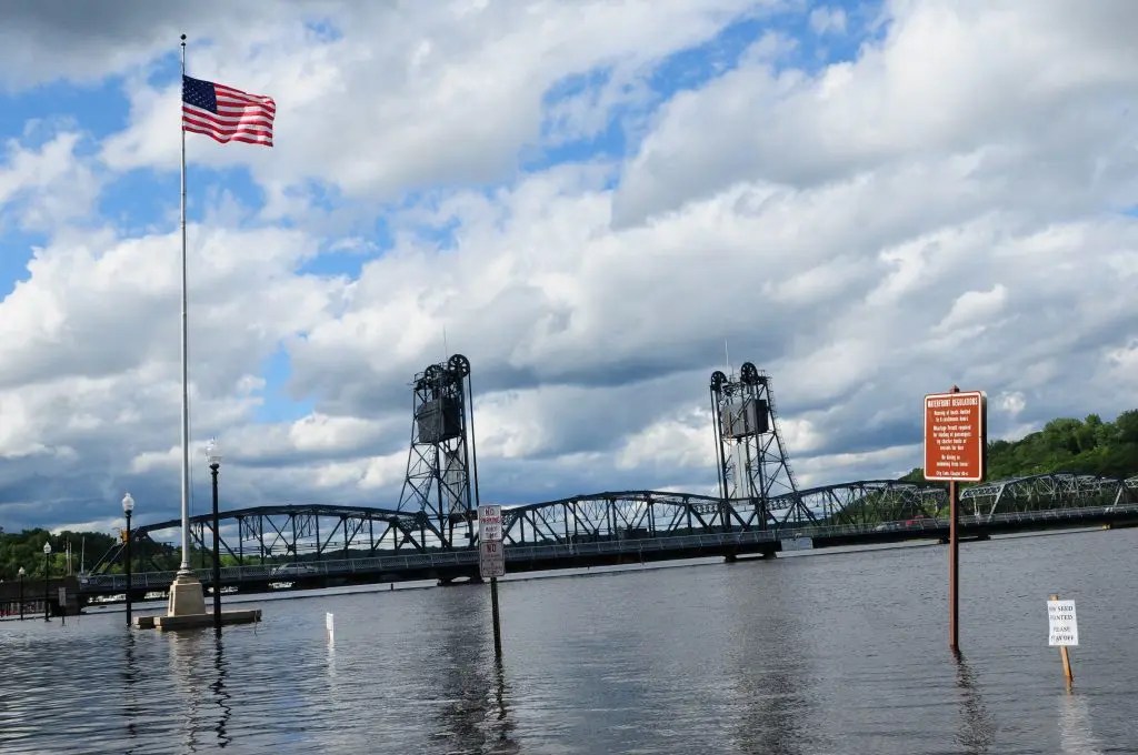 UPDATED St. Croix River Crests at 685.99 Feet, Water Levels Start to