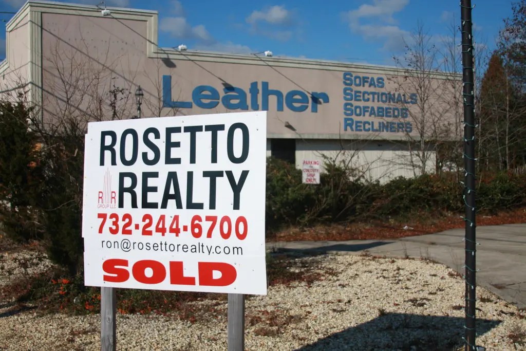 Fischer and Route 37 Plaza Remains Boarded Up, While One Tenant Hangs On Toms River, NJ Patch