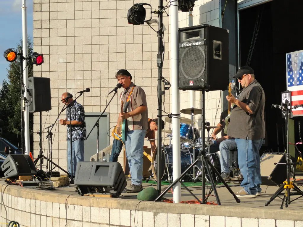 Marlboro's 2nd Annual Bules and BBQ Festival Features Motorcycle Rally