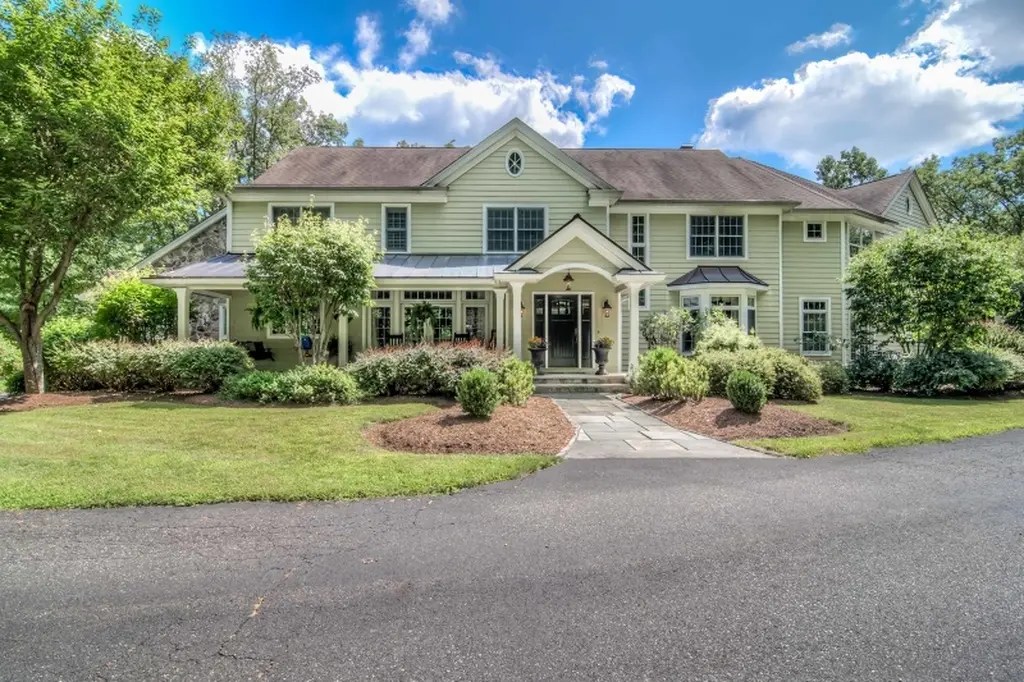 1.25M Take A Look Inside Sprawling Long Valley Home Long Valley, NJ