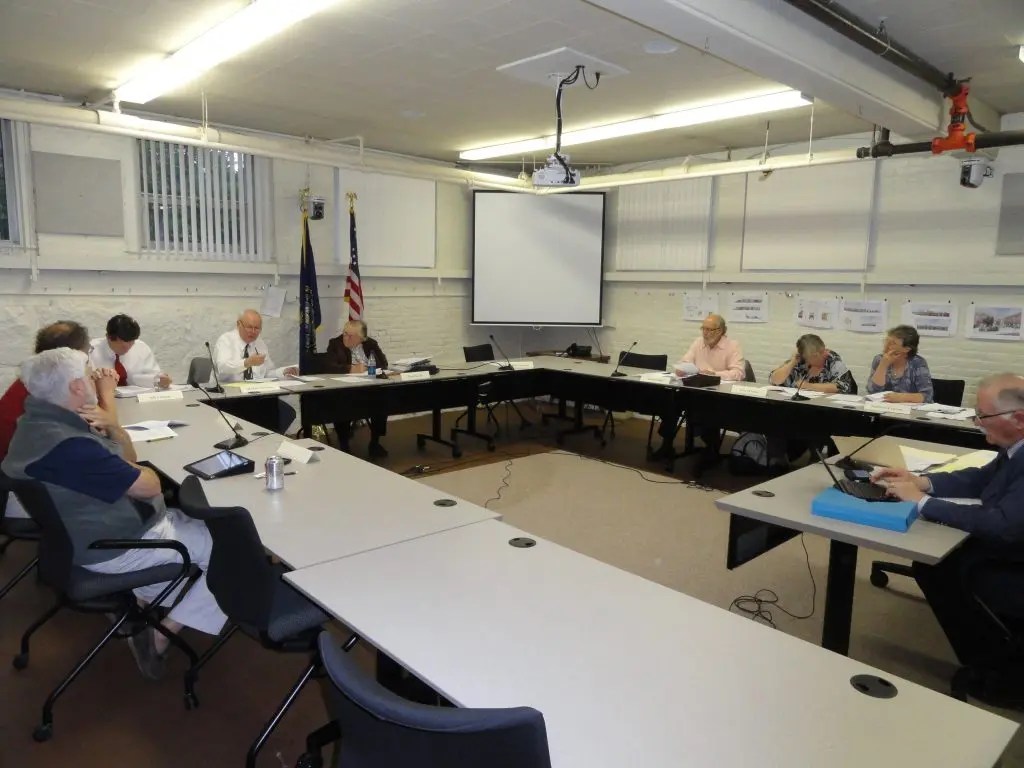 School District Charter Commission Approves Recommendations | Concord