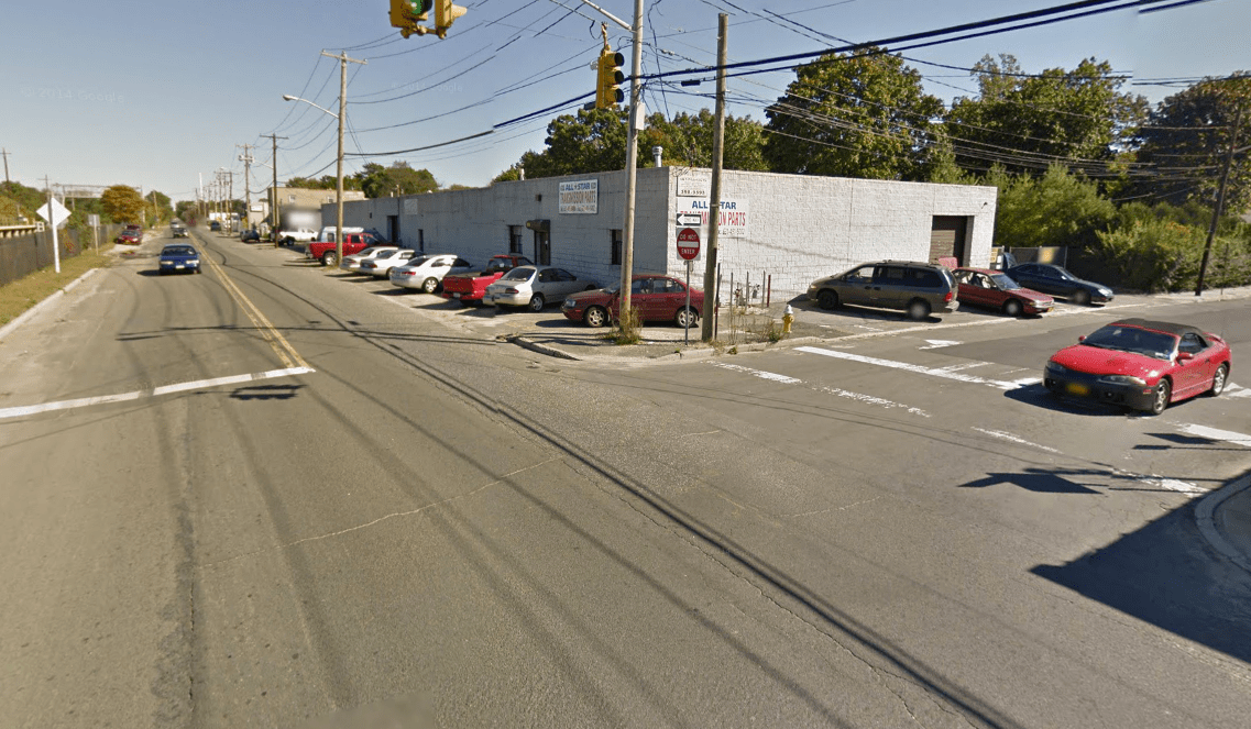 Police Lindenhurst Man Seriously Hurt in Wyandanch Crash Lindenhurst