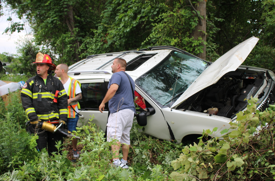 Police Father High on Drugs Crashes Car With 2 Young Children Inside