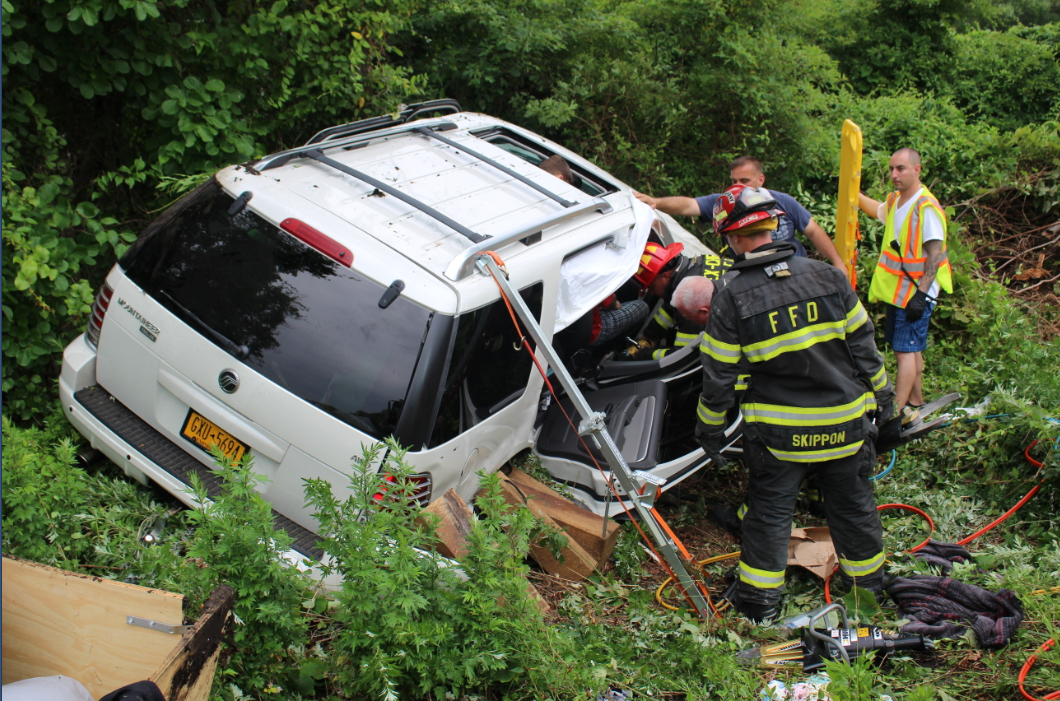 Police Father High on Drugs Crashes Car With 2 Young Children Inside