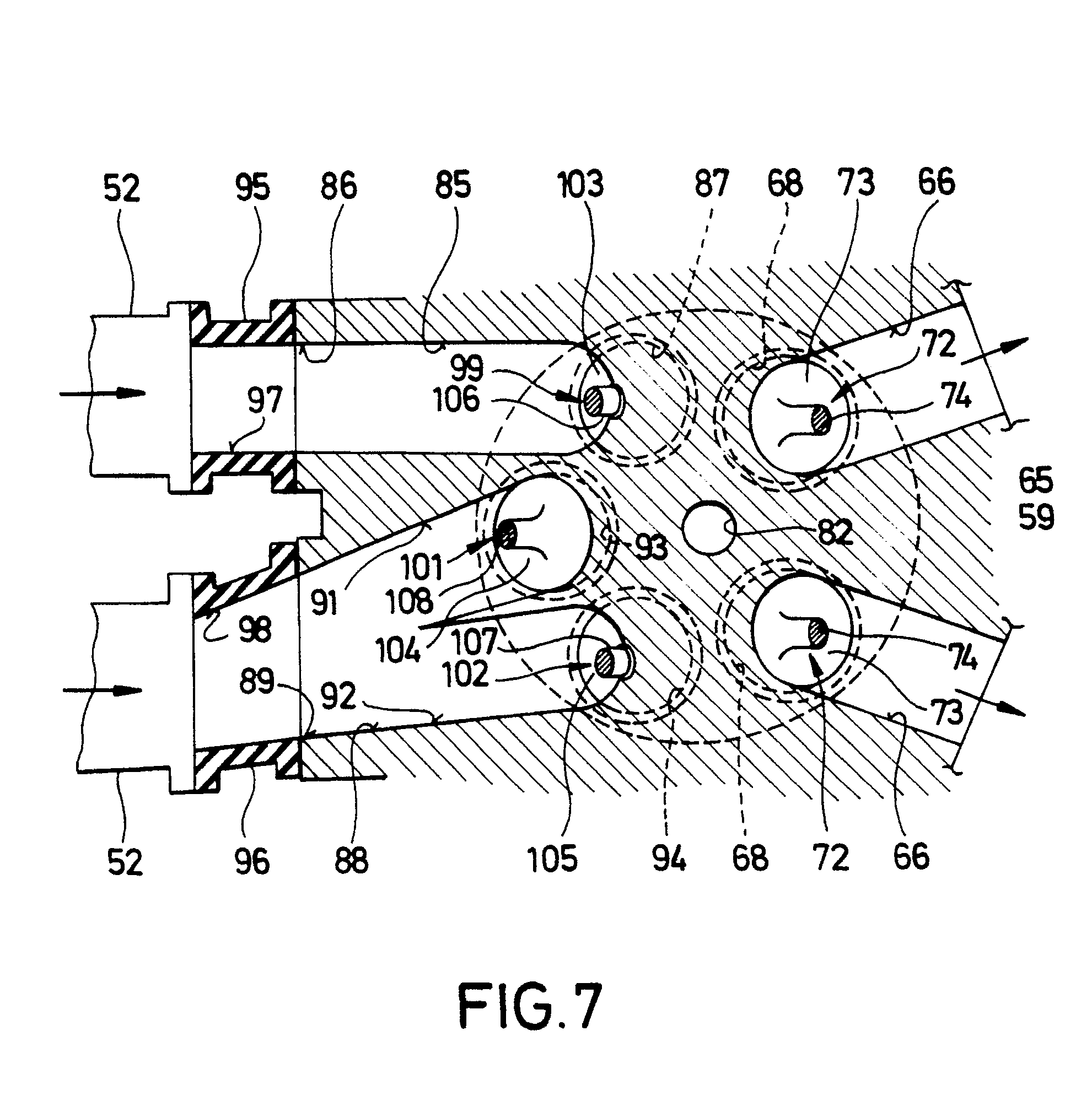 Patent EP0433728A1 Cylinder head and valve arrangement