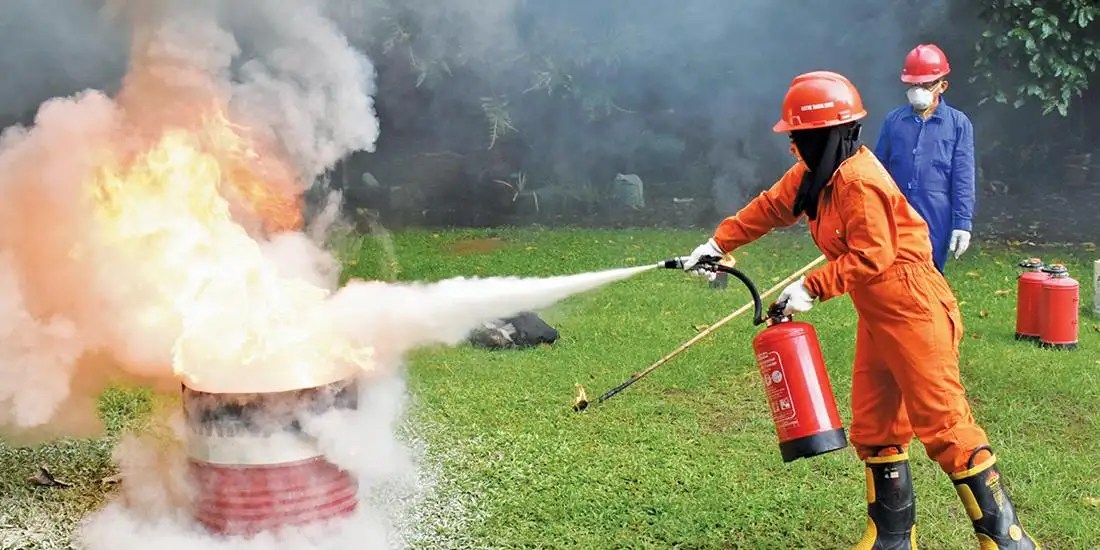 Bagaimana Cara Penggunaan APAR? Penjelasan dengan Gambar