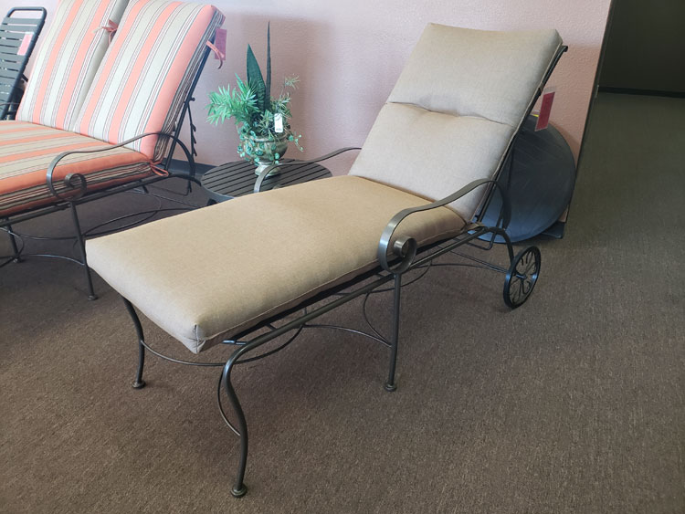 Barcelona Chaise Lounge Patio Connection