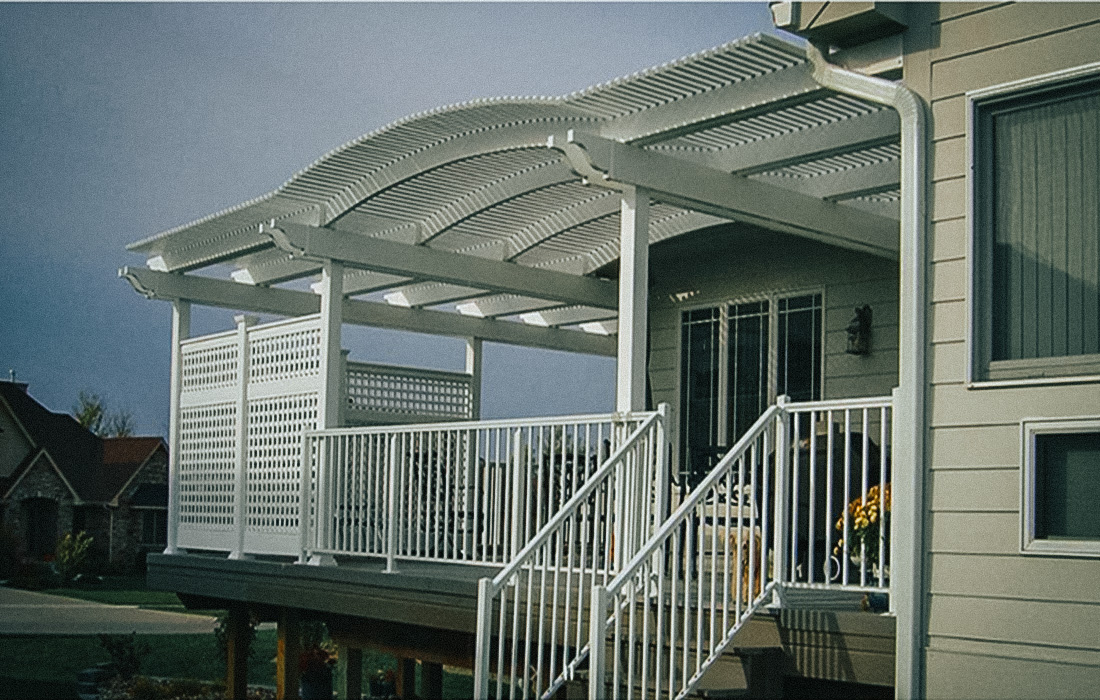 Arched Vinyl Pergola in Los Angeles