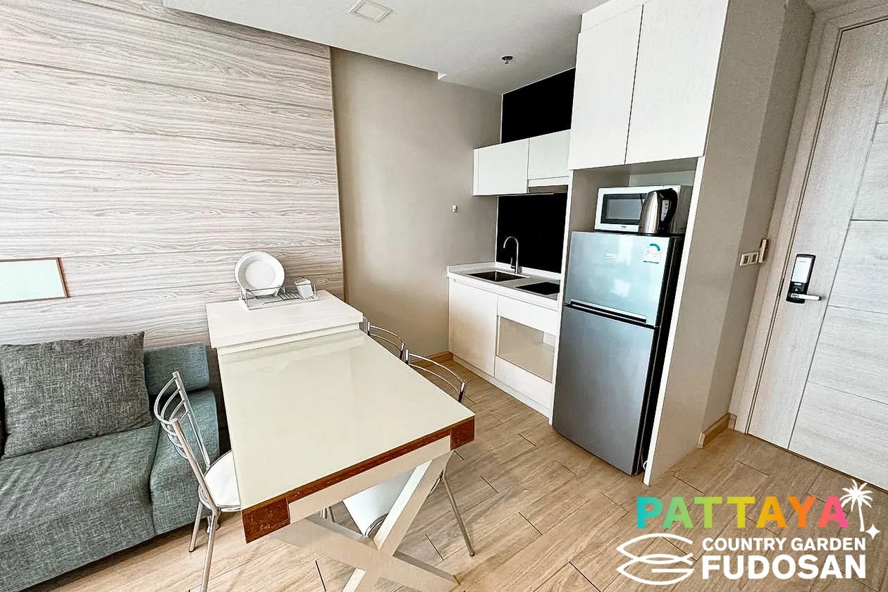 Beachfront Condo in Jomtien for Sale!