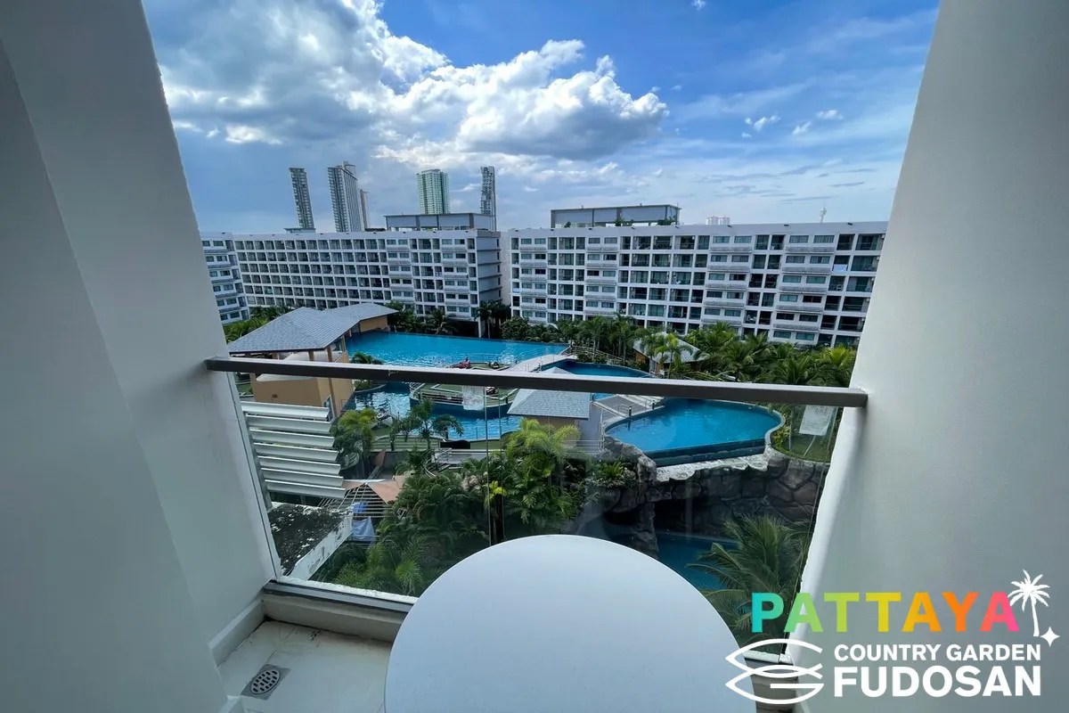 For sale condo 1 bedroom at Laguna Beach Resort 3 The Maldives