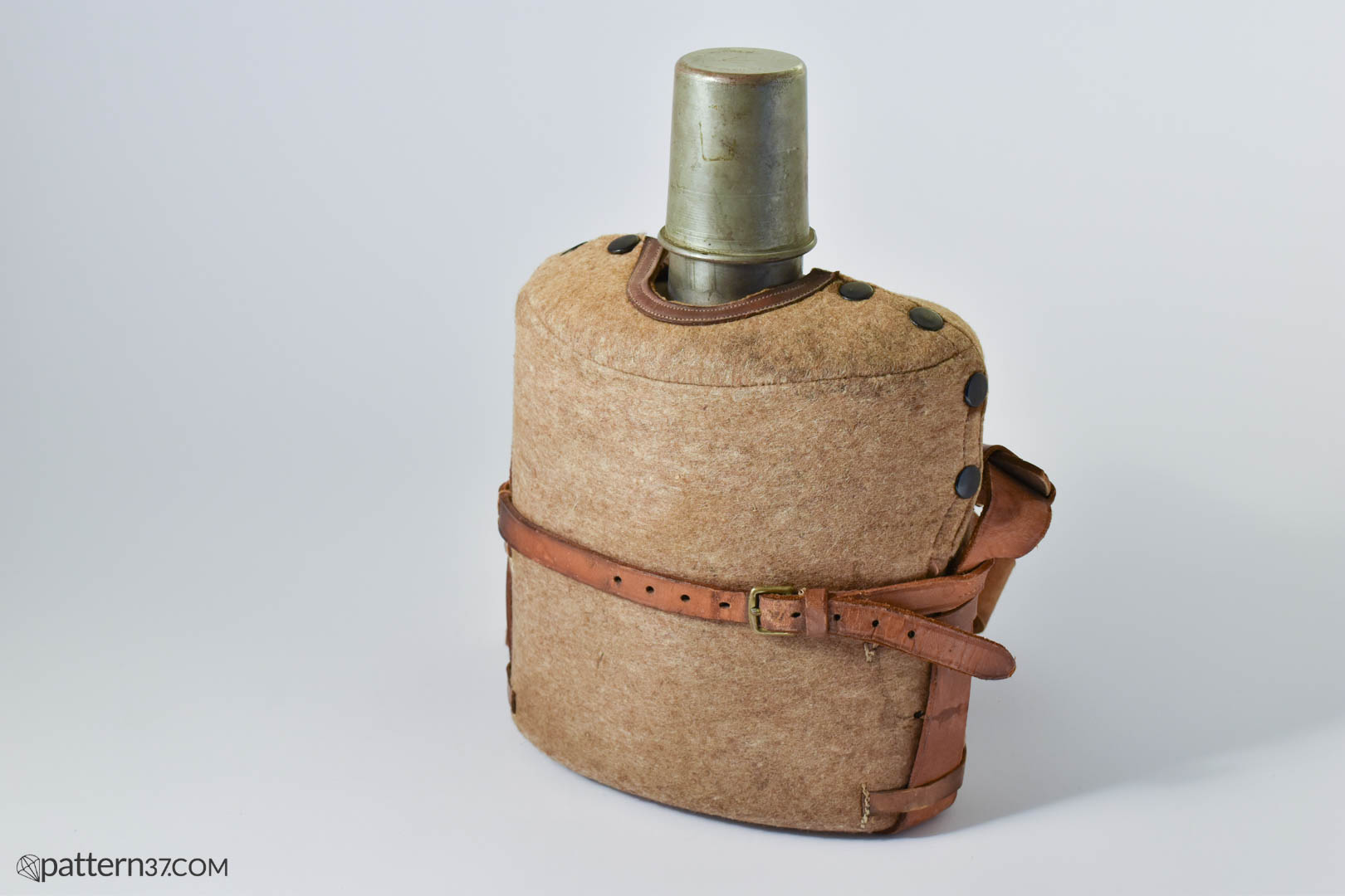 Medical water bottle l British WW2