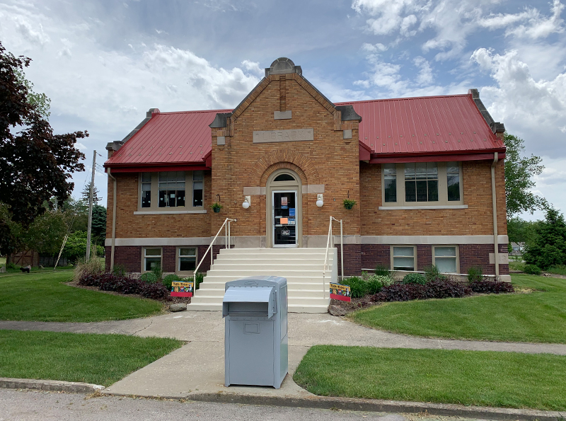 Earl Park Library Tails & Tales Pattern Energy