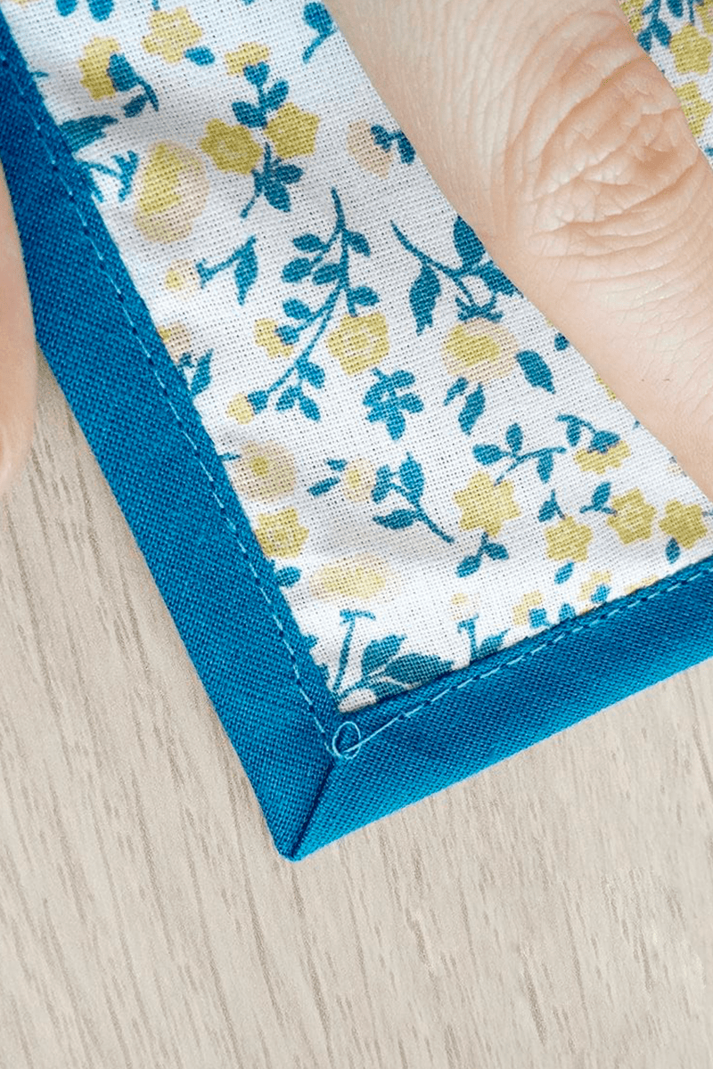 How to sew a mitered corner using bias binding tape Patterns by