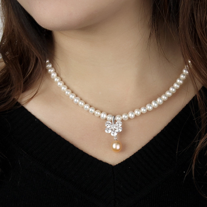 Pearl Necklace stands for Luxury Patterns Hub