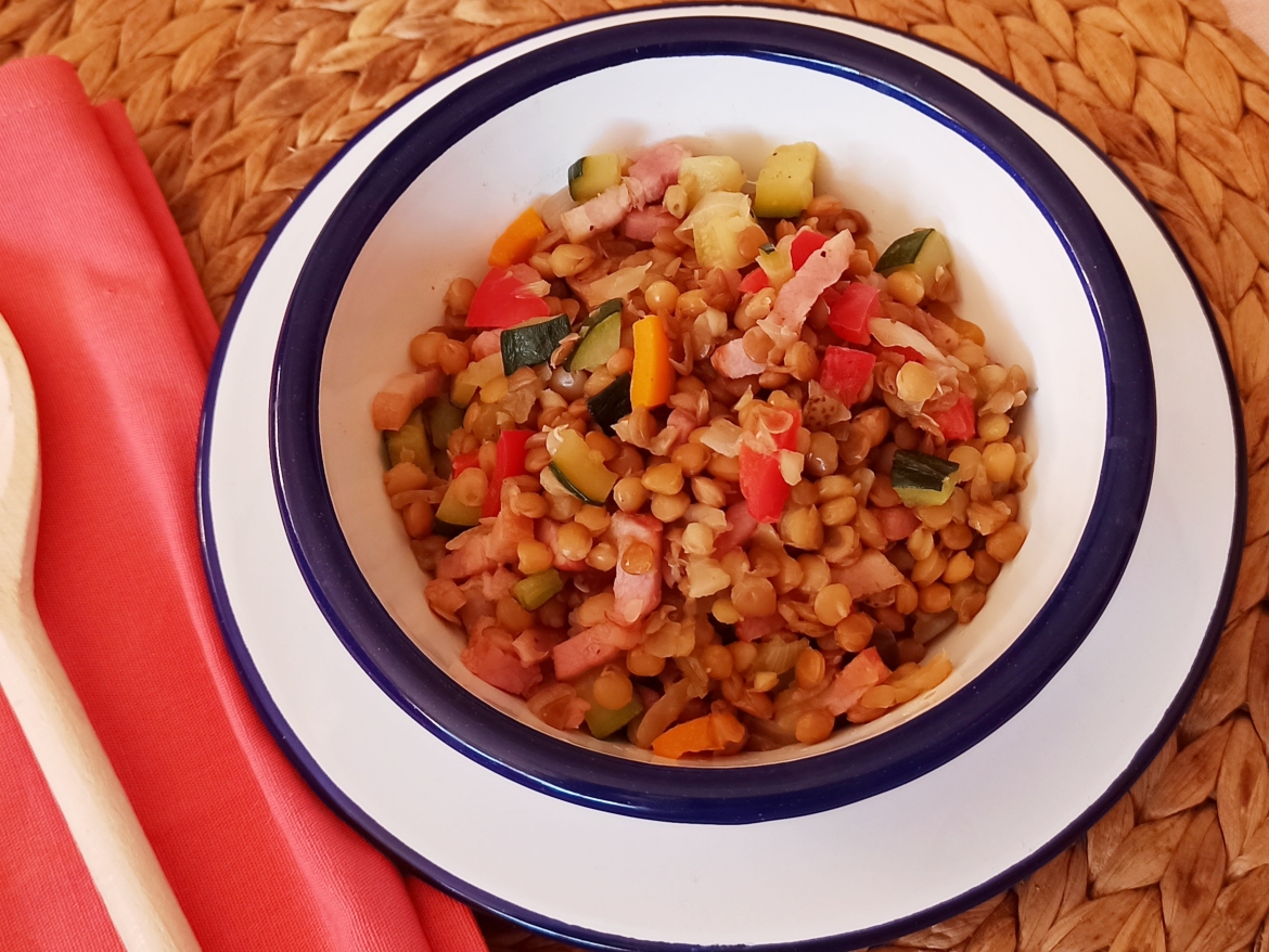 LENTEJAS CON VERDURASSALTEADO SALUDABLE paulathetrainer