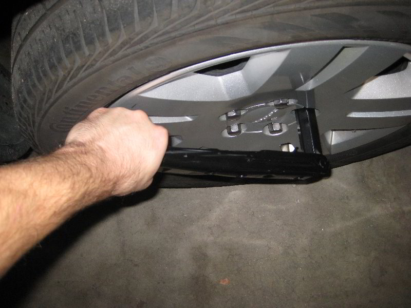 DodgeAvengerRearDiscBrakePadsReplacementGuide002