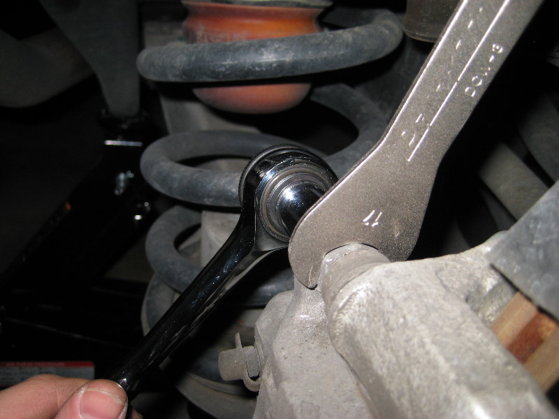 GMChevroletTraverseRearBrakePadsReplacementGuide008