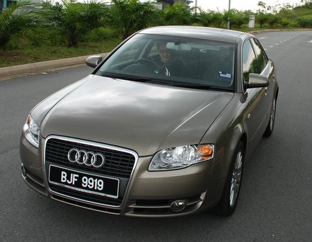 Audi A4 1.8T Short Test Drive Review - paultan.org