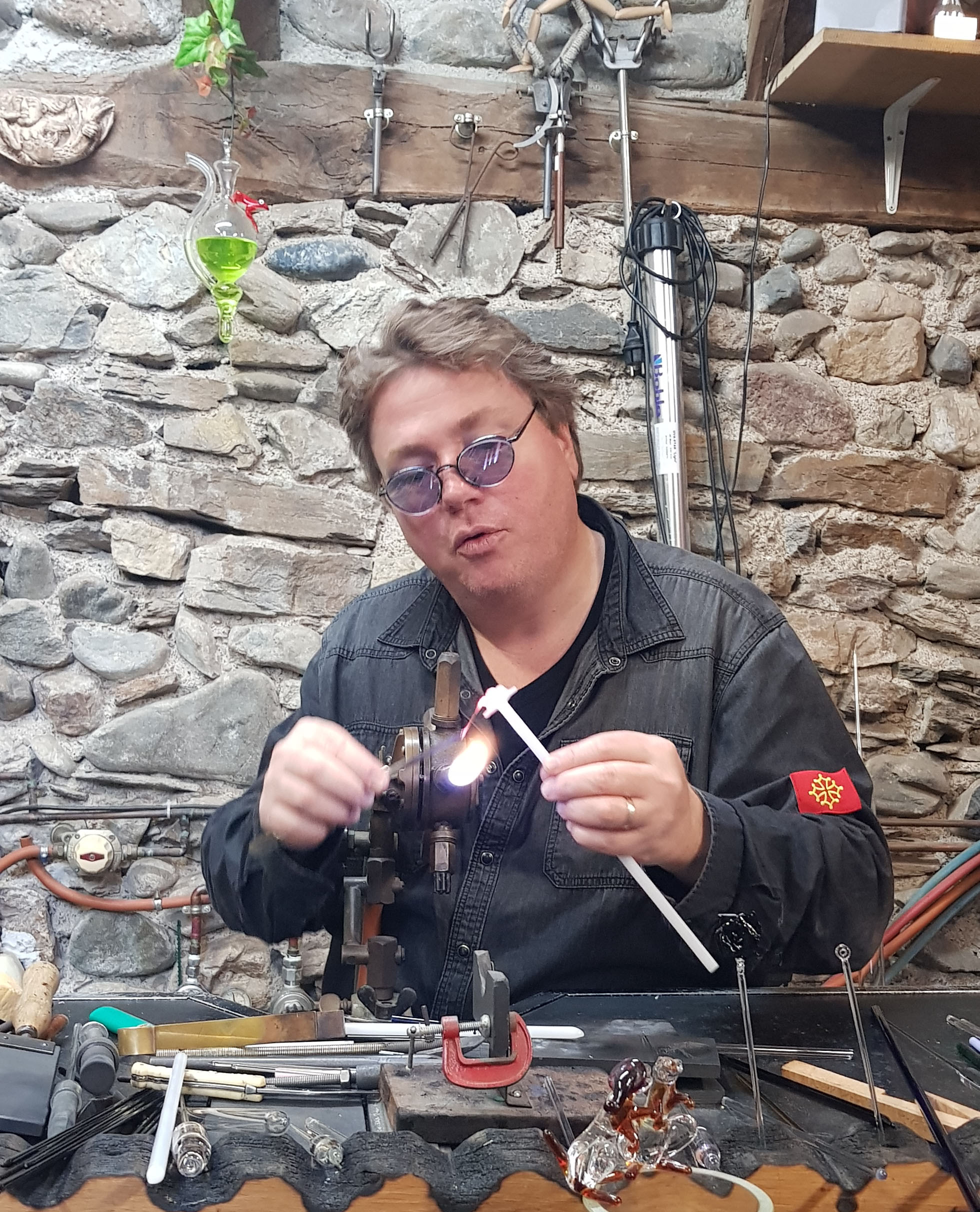 Yann Zuselli verrier de SteEulalie d’Olt Pause Café