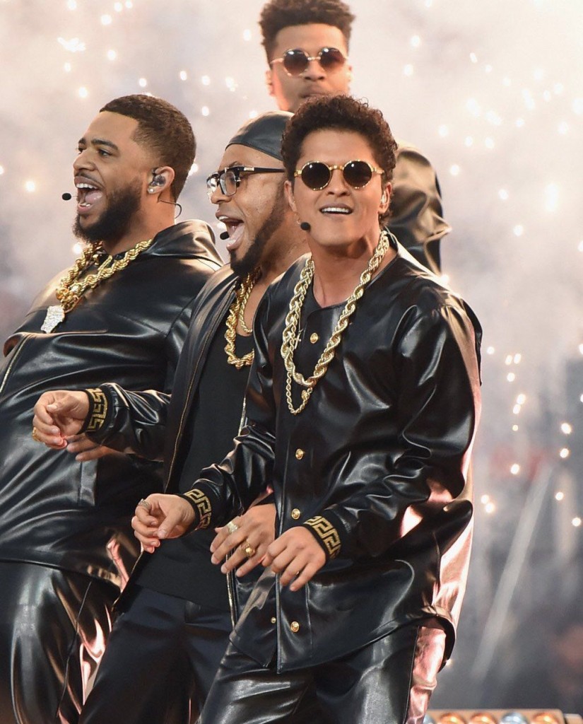 Bruno Mars wears Versace for Super Bowl Performance PAUSE Online Men's Fashion, Street Style