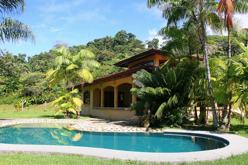 Pavones, Costa Rica The best information source for Pavones