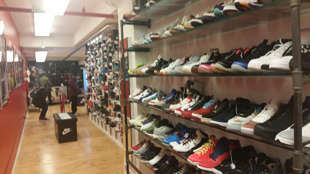 Sneaker Pawn Pawn Shop in New York 26 W 14th St, New York, NY 10027