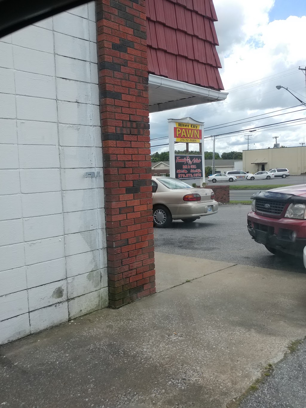 River City Pawn Pawn Shop in Hazel 713 S 12th St, Murray, KY 42071, USA