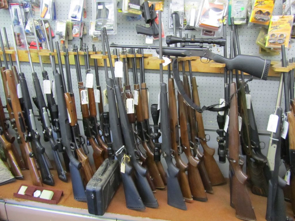 Banks Pawn Pawn Shop in Camden 102 E Washington St, Camden, AR