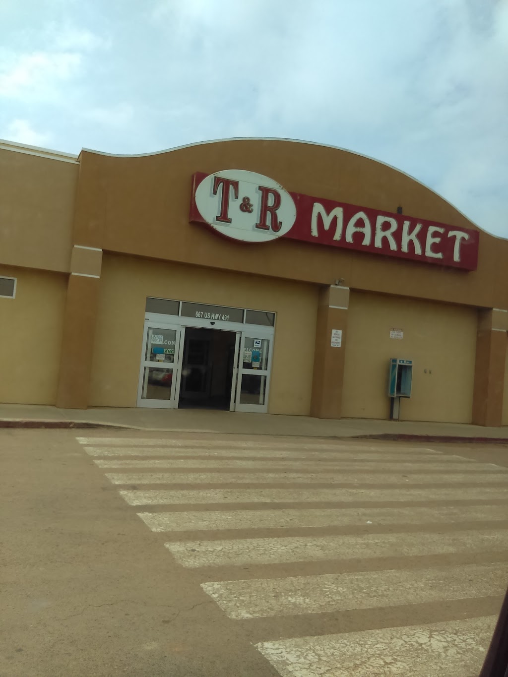 T & R Jewelry & Pawn Pawn Shop in Gamerco 667 US491, Gallup, NM