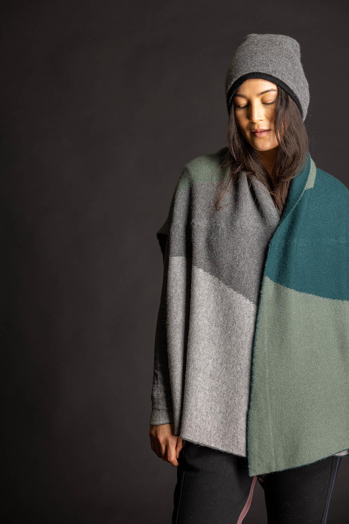 Reversible Color Block Vest Premium Cashmere Juniper/Thunder