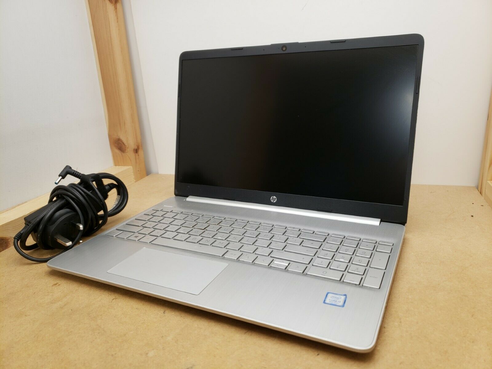 HP 15sfq0019na 15.6″ laptop (Cheap for Colin) Money Station