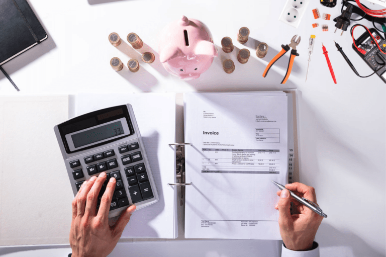 The Complete Guide to Electrician Invoicing Payzerware