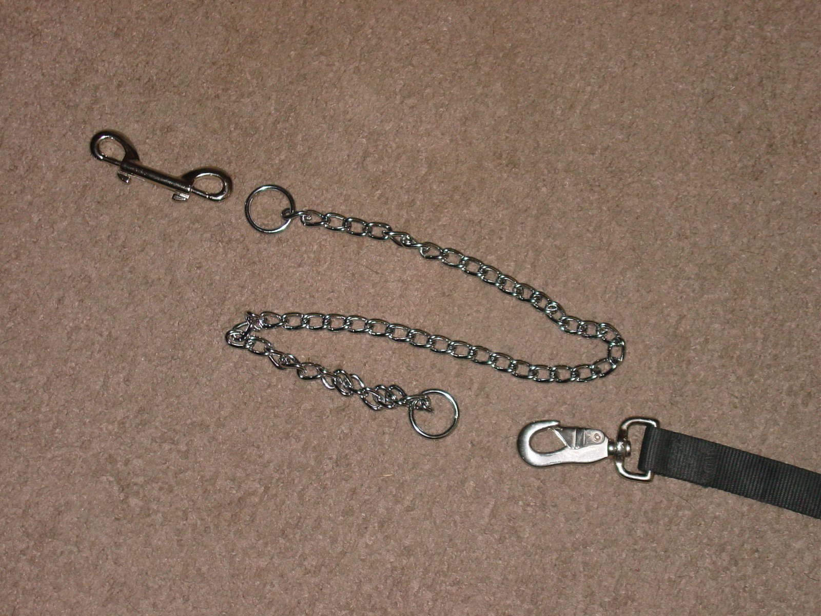 [Help] Looking for retractable/extendable lead that has a chain end r/dogs