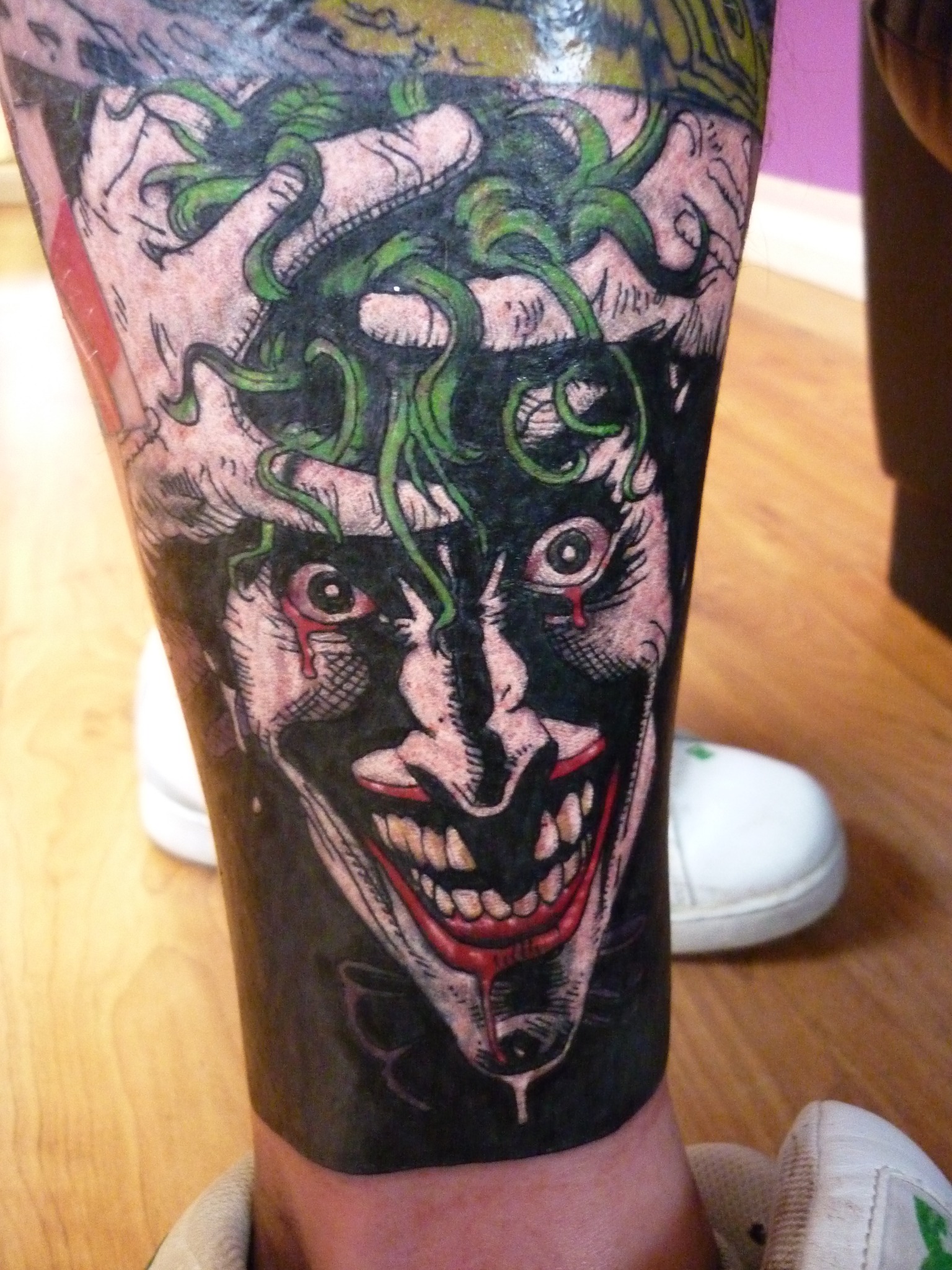 Inkwell Tattoos On Twitter: "Part 3 Of A Comic Book Leg Sleeve. The Iconic Image Of The Joker From "The Killing Joke" Tattooed By Tony Hunt Http://T.co/Fepnqfu2" / Twitter 2048_x_1536_jpg