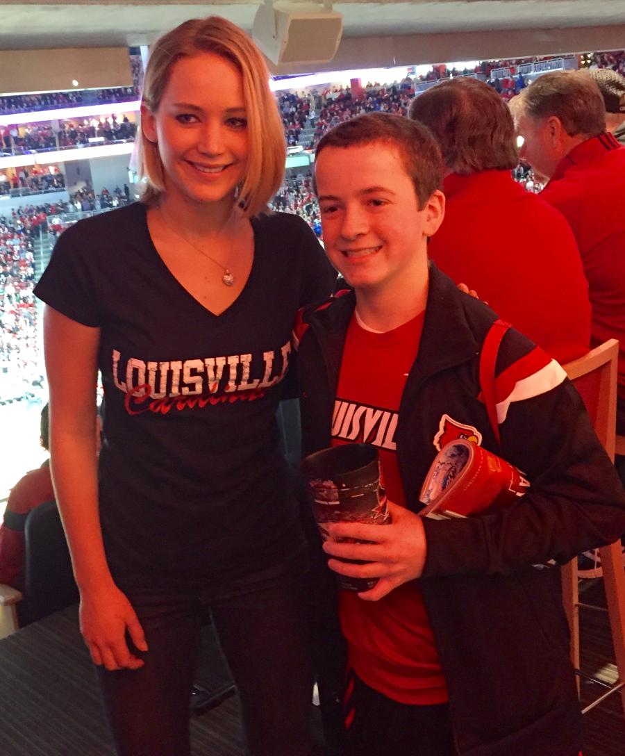 ringmedia Jennifer Lawrence Cheers On The Louisville Cardinals