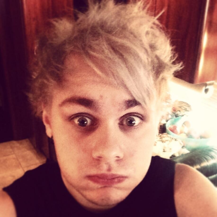 5 Seconds Of Summer on Twitter "so if you didn't see I changed my hair