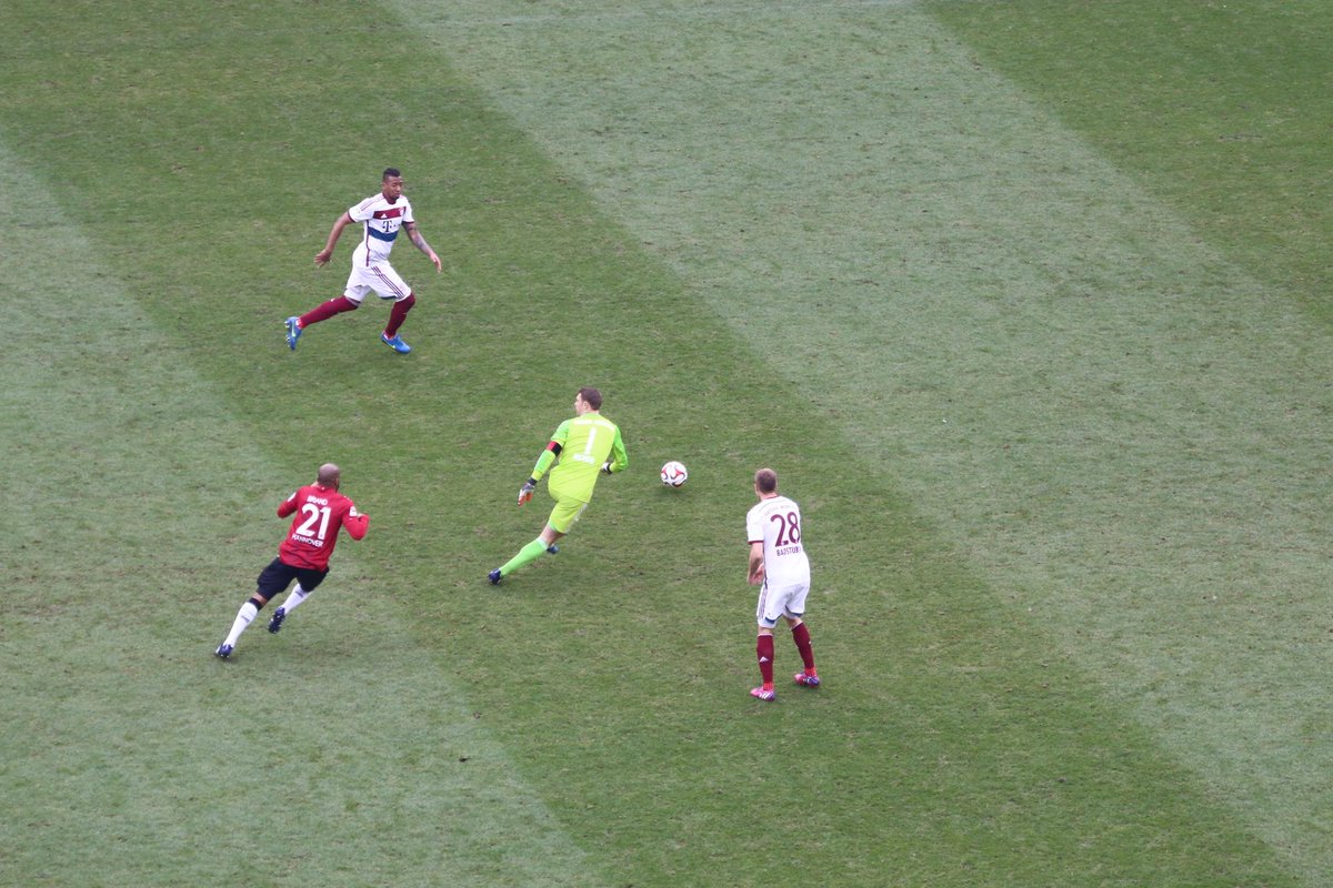 FC Bayern München on Twitter ".Manuel_Neuer ;) H96FCB 11 (52') 
