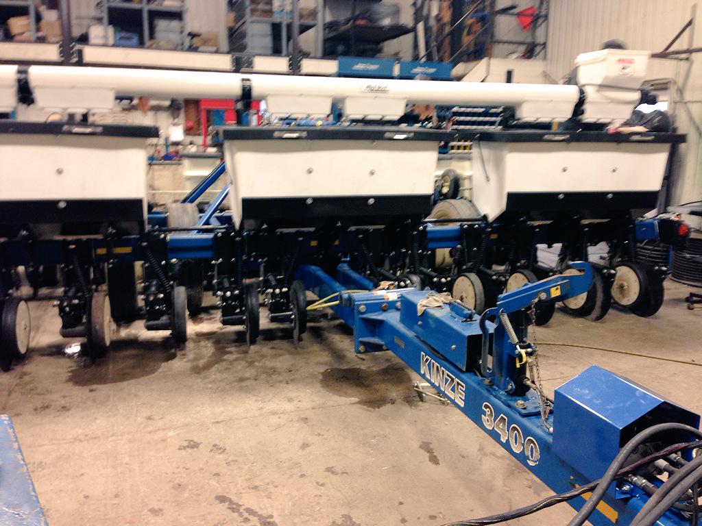 Kearney Planters on Twitter "3400 Kinze 12/20 dry fert only available