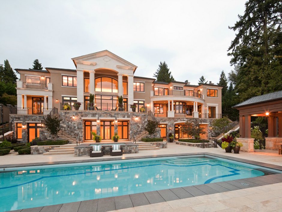 Question thread on Twitter "Pick a mansion to live in https//t.co