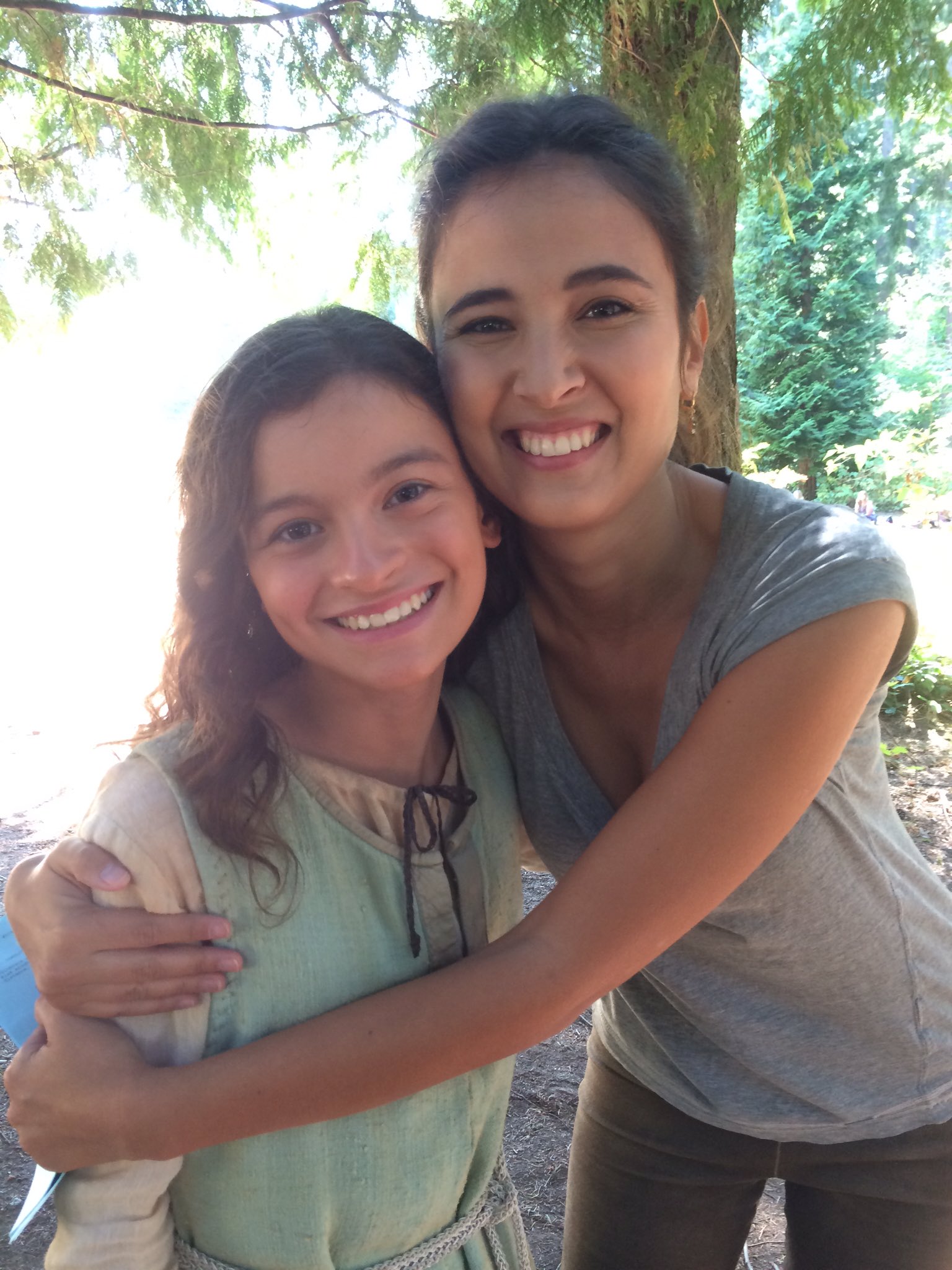 Dalila Bela On Twitter Emmalouiseolsen Not Really But I Have A Picture With Joanametrass That Played Guinevere Https T Co 9scnycvtzy
