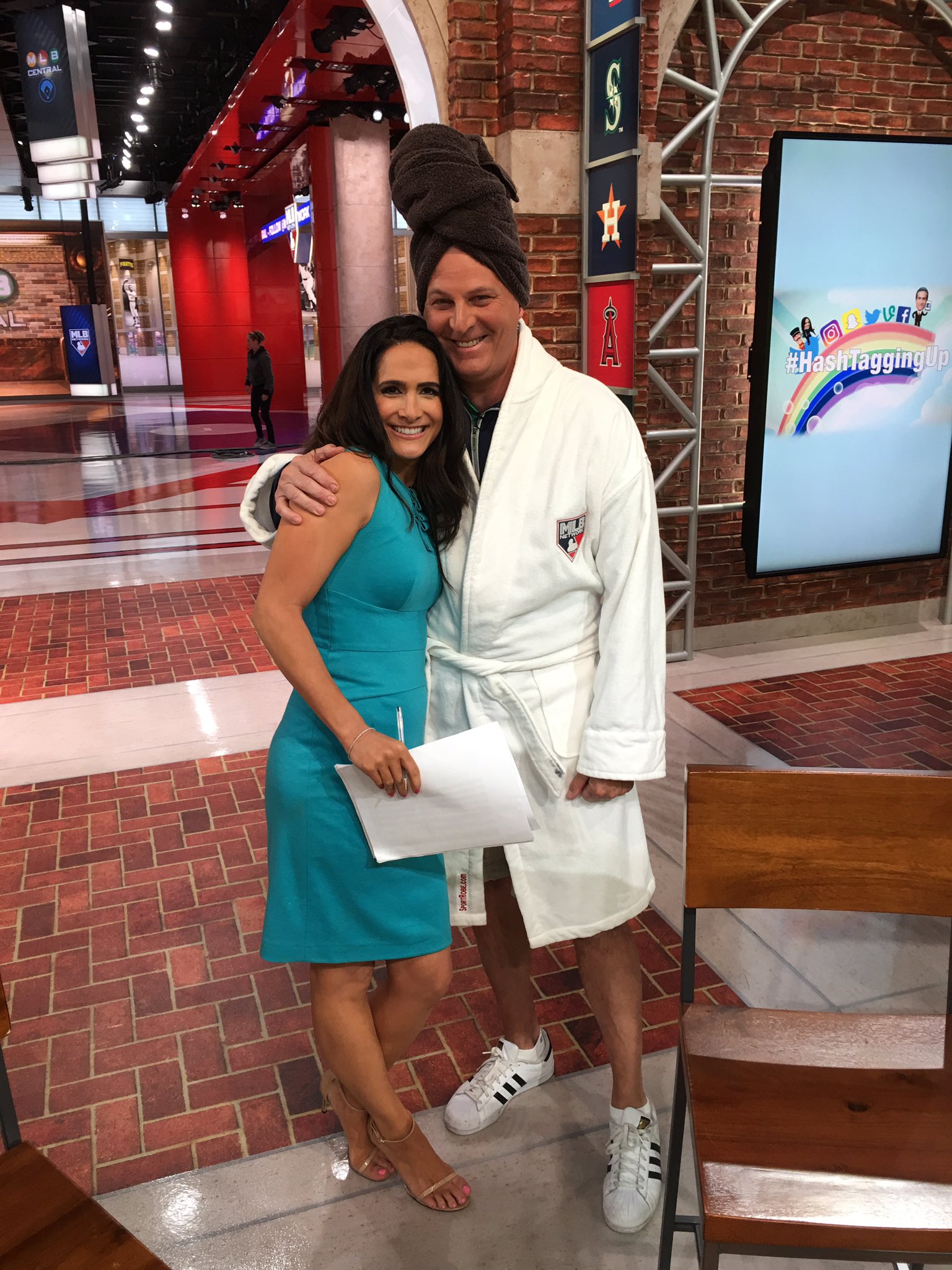 Dan Plesac on Twitter ""The Amazing Sacman" about to make another app on mlbcentral . Join me