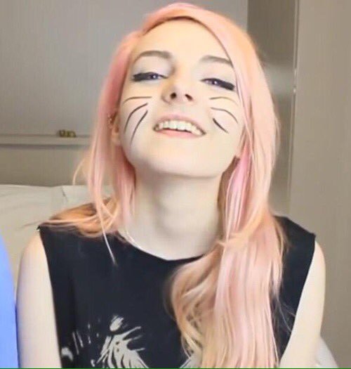 Lizzie (@lizzie792) | Twitter